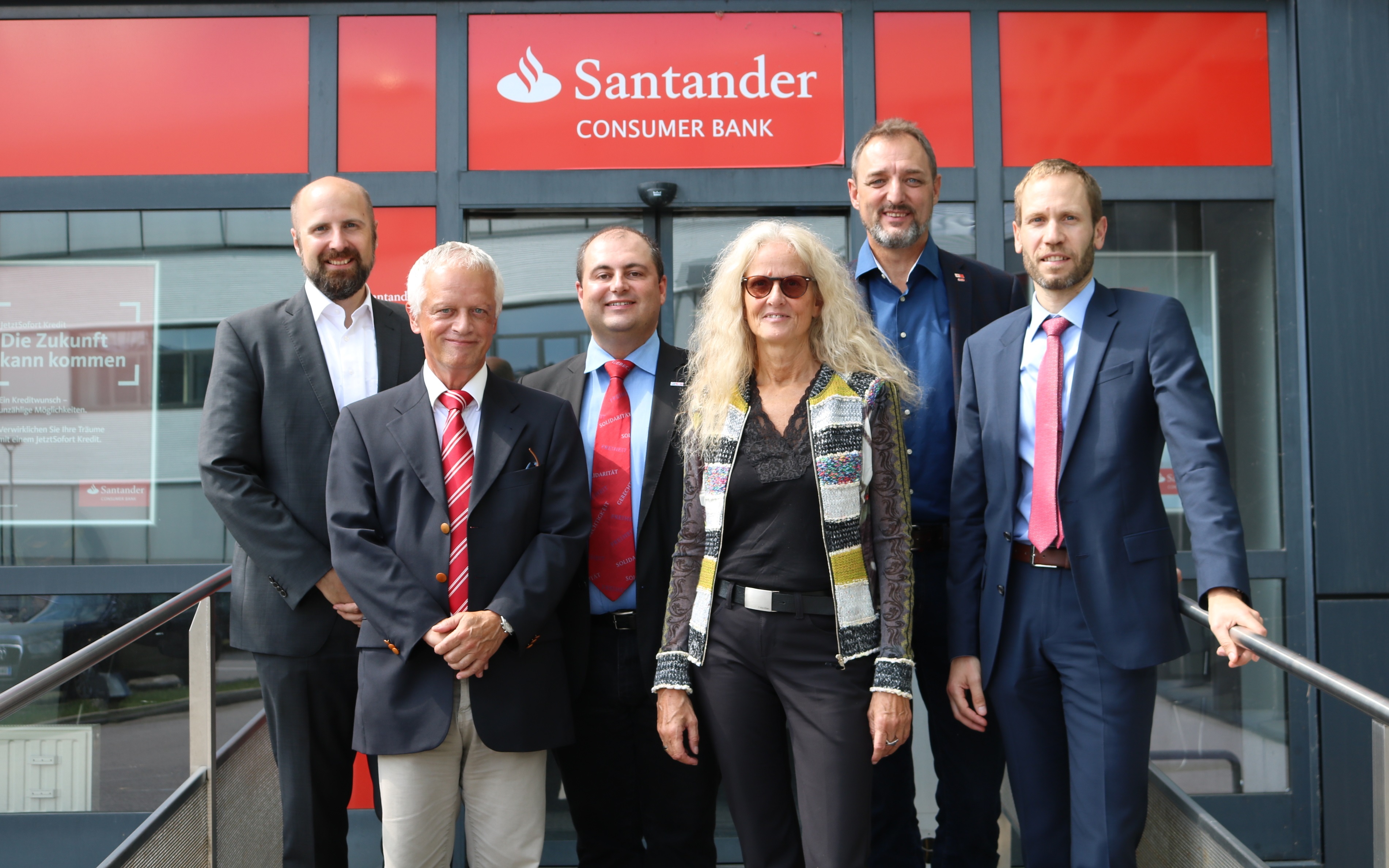 Kundenservice Center In Eisenstadt Feiert 20 Erfolgreiche Jahre Santander Consumer Bank Osterreich Ihr Spezialist Fur Onlinekredite Kredite Finanzierung